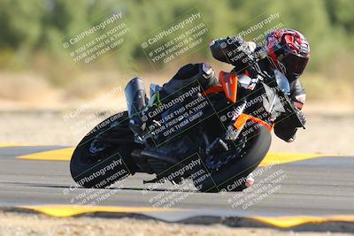 media/Nov-06-2022-SoCal Trackdays (Sun) [[208d2ccc26]]/Turn 7 Set 2 (1050am)/